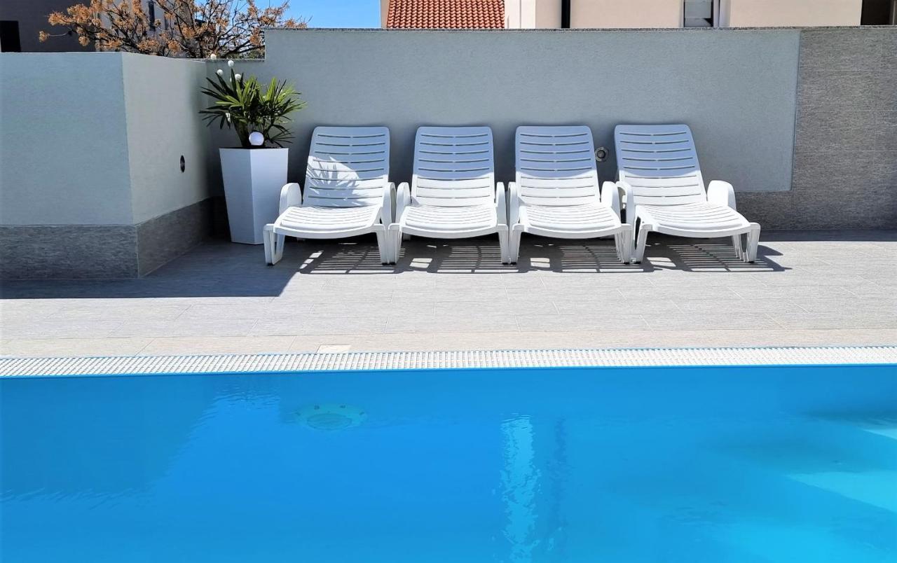 Apartments Le Mare - Pool, Sandstrand, Meerblick, W-Lan, Grill Privlaka  Exterior photo