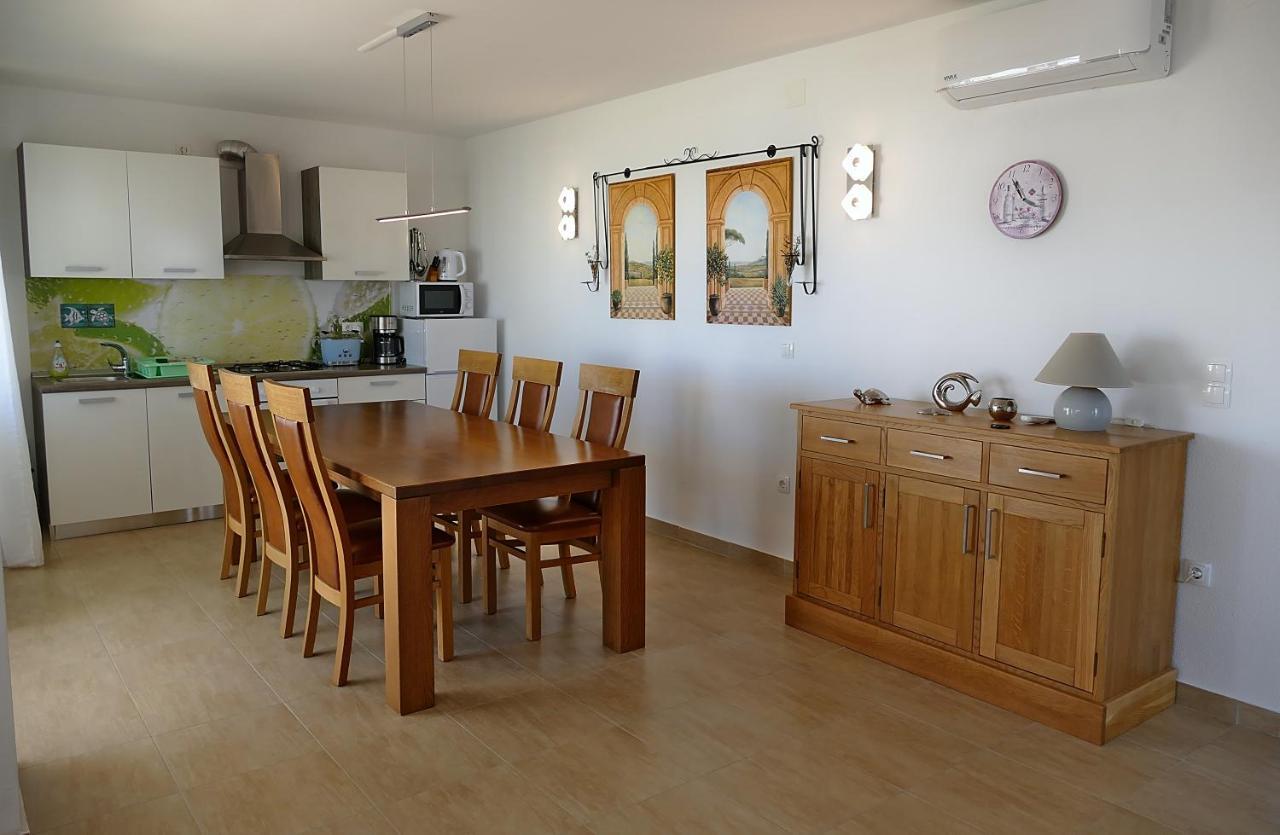 Apartments Le Mare - Pool, Sandstrand, Meerblick, W-Lan, Grill Privlaka  Exterior photo